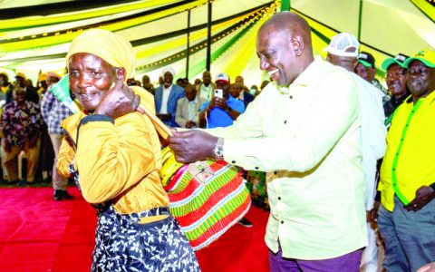 DP Willliam Ruto interacts with traders and residents of Kiambu at Jumuia Conference Centre PHOTO/Courtesy dpps