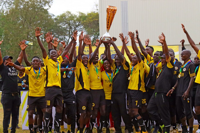 Tusker players lifting the trophy after winning the FKF Premier League title. PHOTO/Tusker FC/Facebook