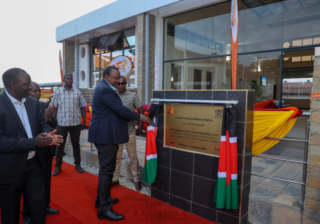 Uhuru starts tour of Nyanza and Western regions 