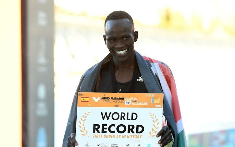 Kibiwott Kandie displays new record after winning Valencia Half Marathon. PHOTO/Valencia Marathon