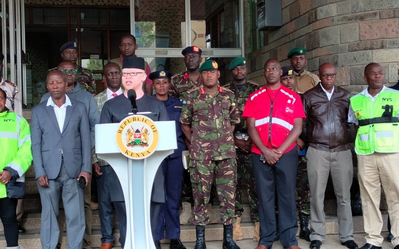 The government spokesman, Isaac Mwaura, gives updates on the flooding situation and ongoing government intervention efforts at Nyayo House, Nairobi. PHOTO/(@SpokespersonGoK)/X